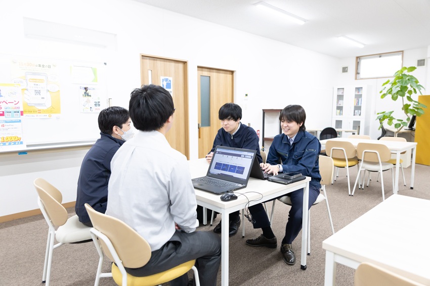 【対面/随時開催】【人事抜き・私服OK】ノルマは？残業は？若手社員になんでも聞ける座談会付き説明会