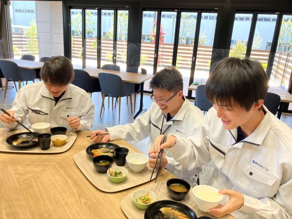 株式会社エコム