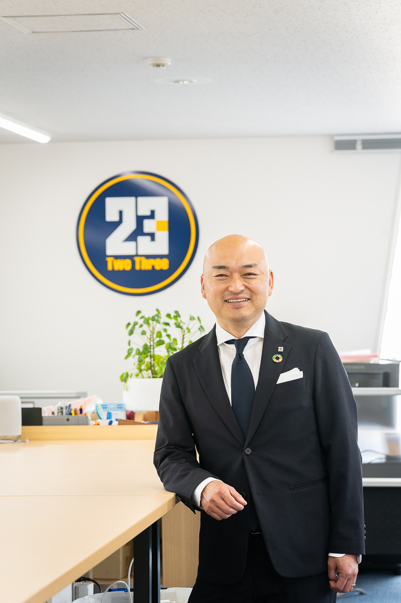 株式会社トゥースリー