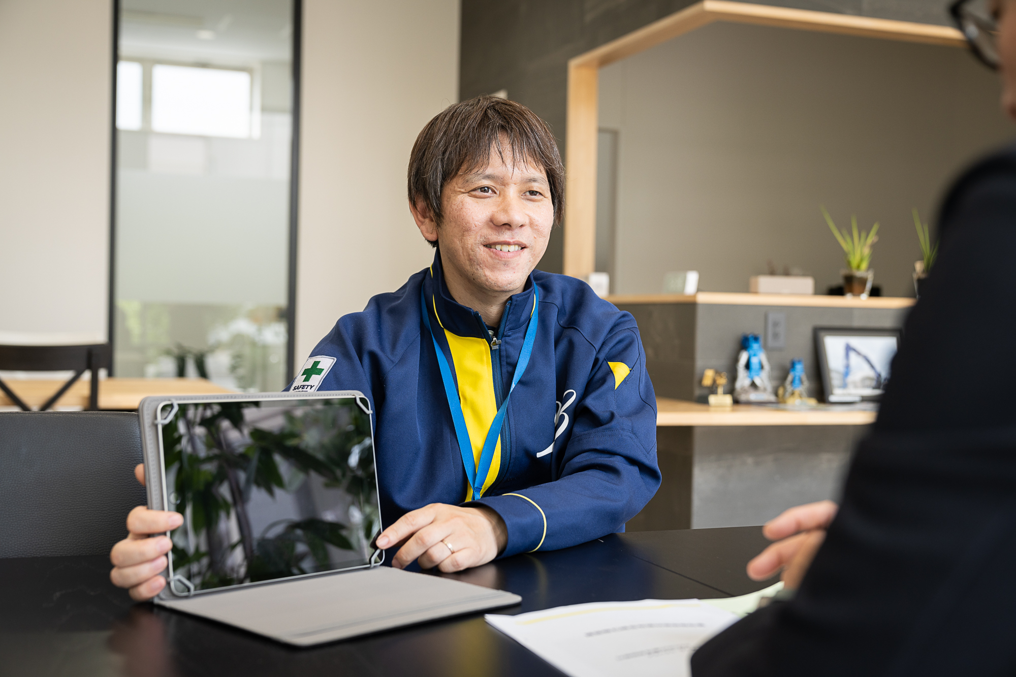 株式会社トゥースリー